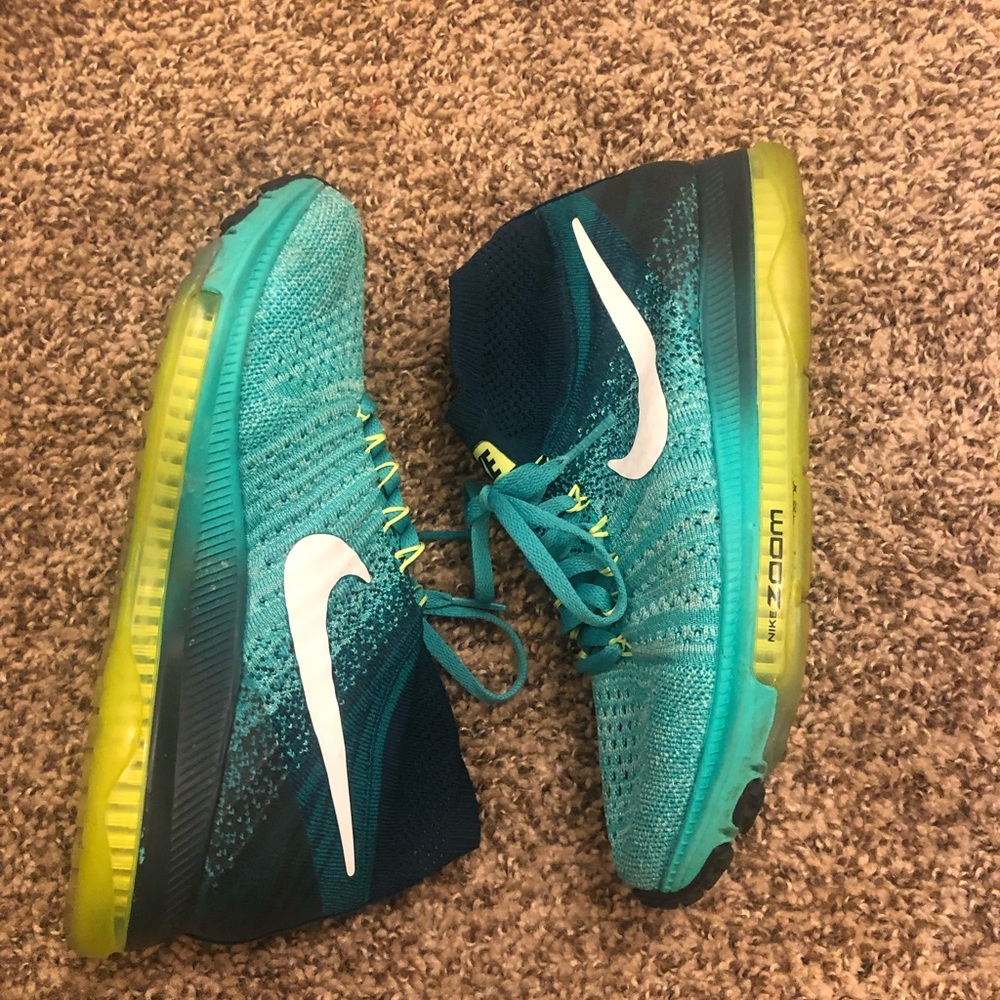 Nike zoom sneakers